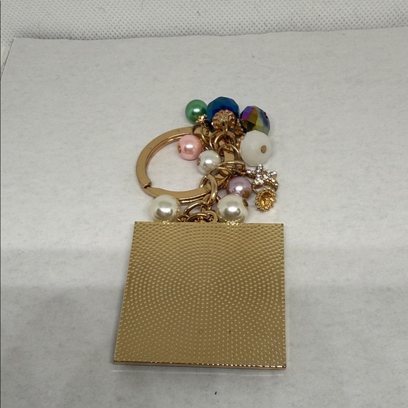 Green Golden Keychain with Heart bag Charm I’m so fancy faux pearl sparkle key - Picture 4 of 4